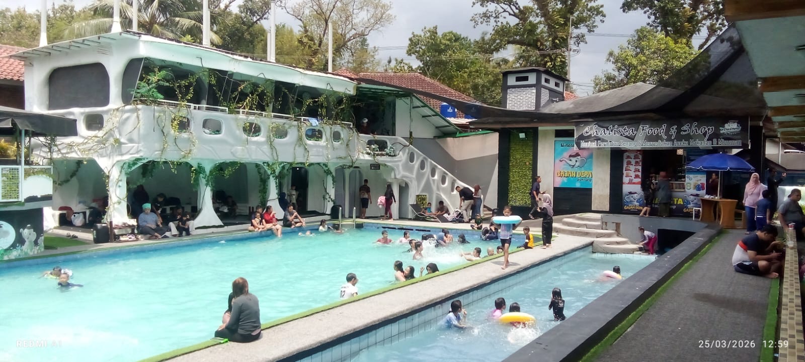 Gajahdepa Waterpark Jadi Primadona Libur Lebaran di Sumedang